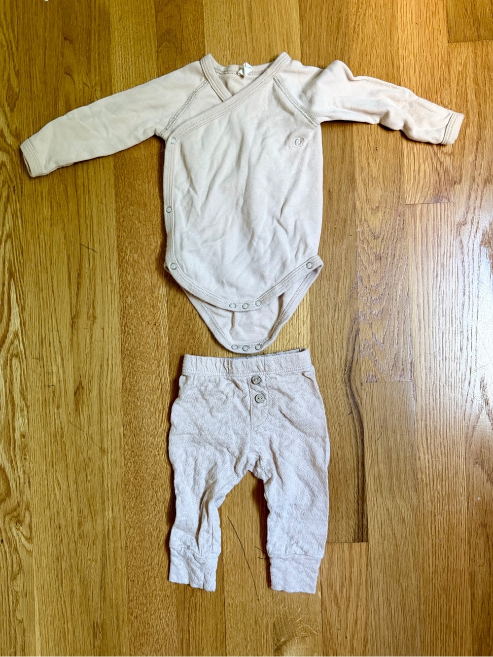 Quincy Mae Wrap Top and Pants Set for Baby size 0-3 months
